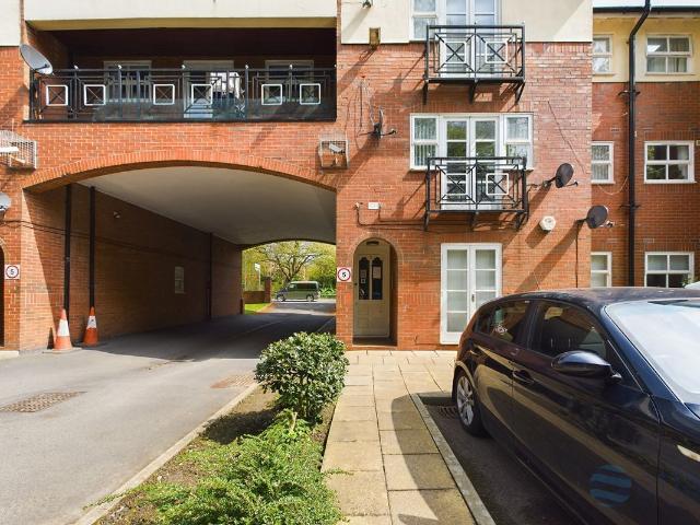 Apartment for rent in Calderstones