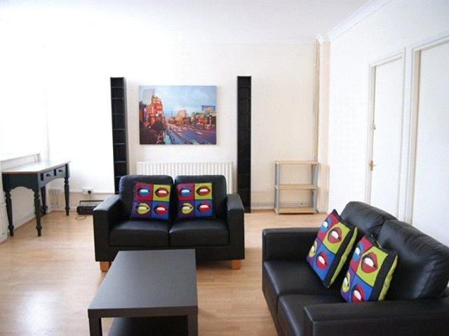 Apartment for rent in Calderstones