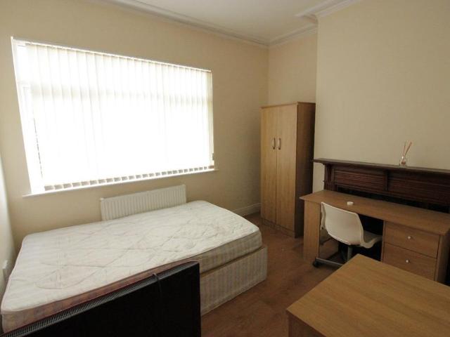Room for rent in Calderstones