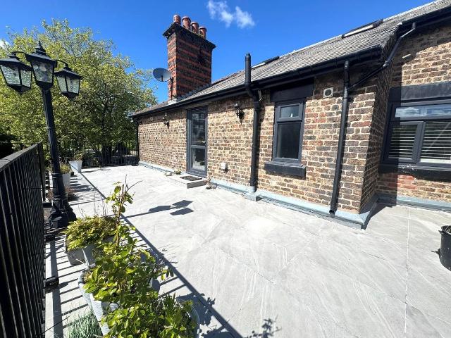 Apartment for rent in Calderstones