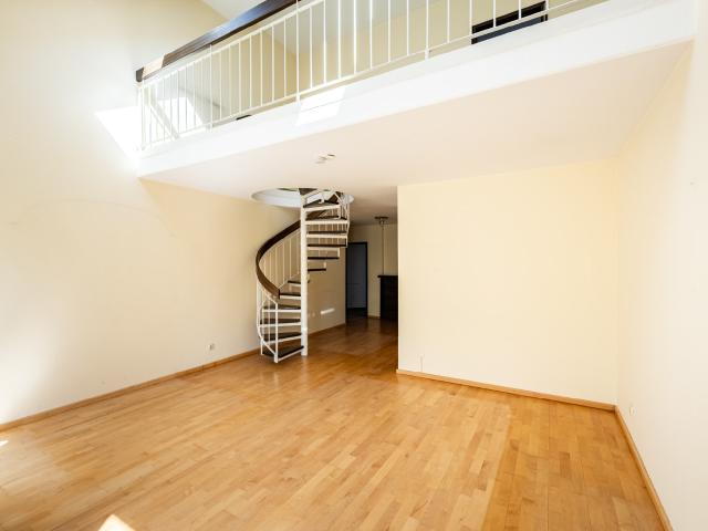 Dachgeschosswohnung kaufen in Ebenau, München