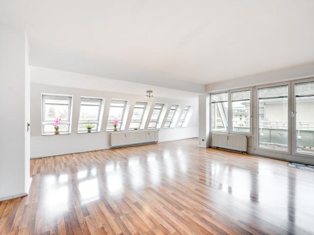 Dachgeschosswohnung kaufen in Etzenhausen, Dachau