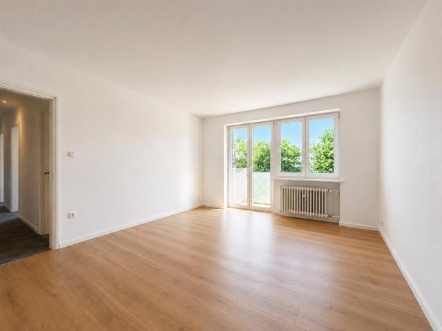 Dachgeschosswohnung kaufen in Moosach, München