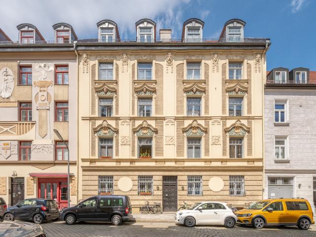Dachgeschosswohnung kaufen in Obere Au, München