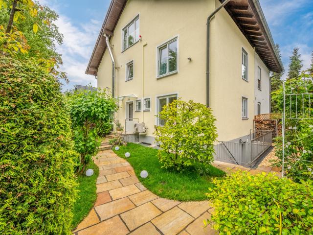 Doppelhaushälfte kaufen in Schwabing-Freimann, München