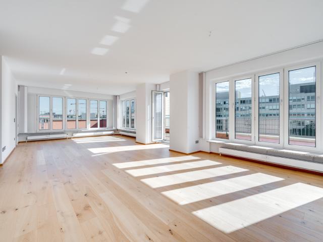 Dachgeschosswohnung kaufen in Westend, München
