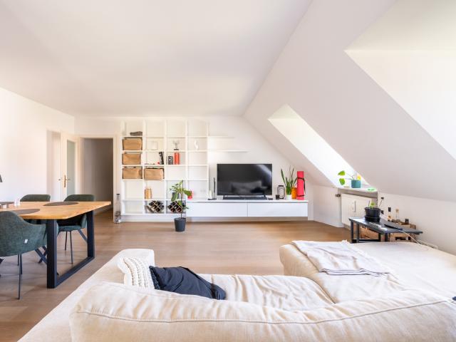 Dachgeschosswohnung kaufen in Neuhausen-Nymphenburg, München