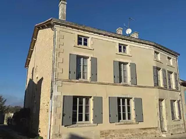 Maison vente à Aigre