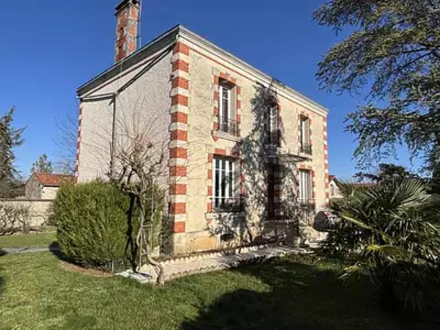 Maison vente à Confolens, Aigre