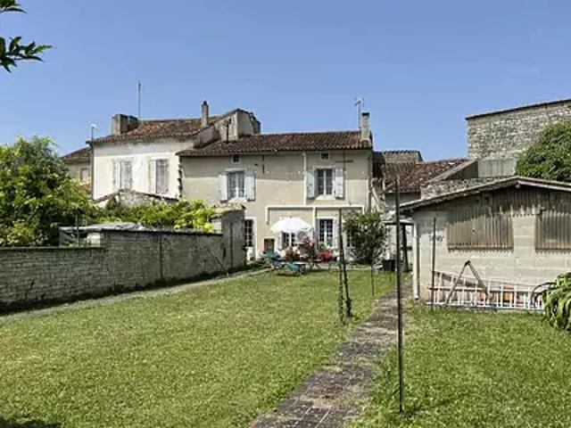 Maison vente à Confolens, Aigre