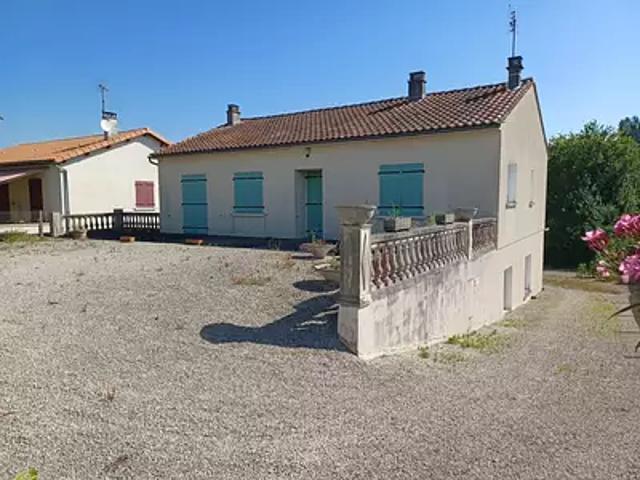 Maison vente à Aigre