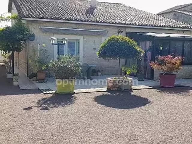 Maison vente à Confolens, Aigre