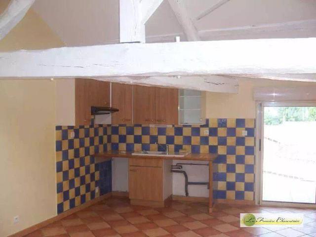 Appartement location à Villejésus, Aigre