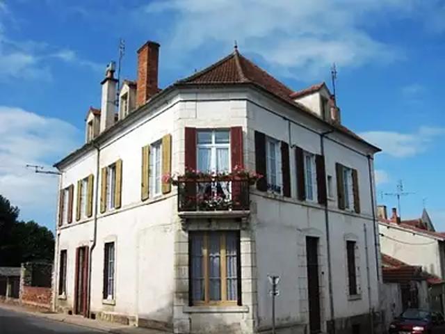 Maison vente à Montluçon, Ainay-le-château