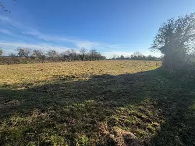 Terrain vente à Montluçon, Ainay-le-château