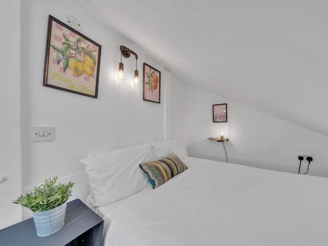 Studio for rent in Chalk Farm, Primrose Hill