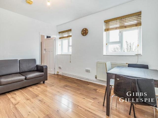 Apartment for rent in Carpenders Park, Three Rivers
