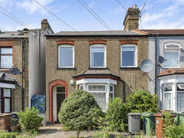 House for rent in Highams Park, Greater London
