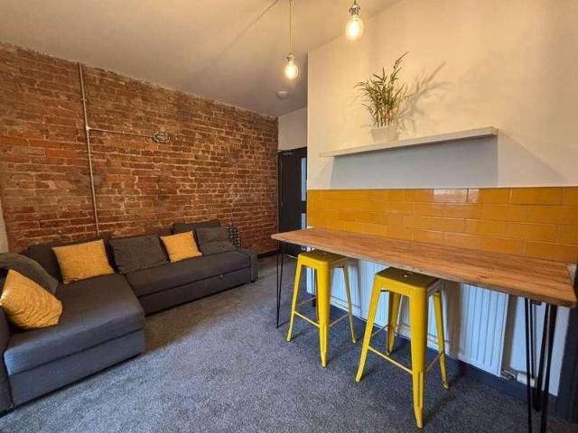 Room for rent in Radcliffe, Bury