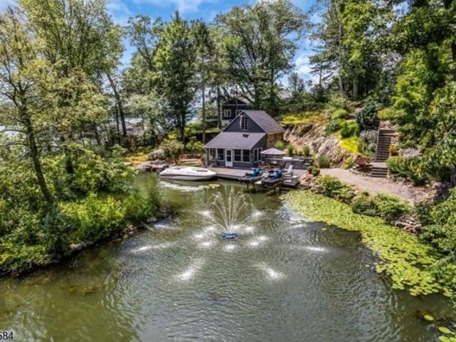 House for sale in Glasser, New Jersey