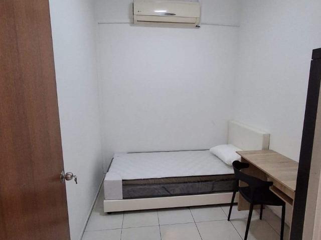 Room for rent in Petaling, Alam Impian
