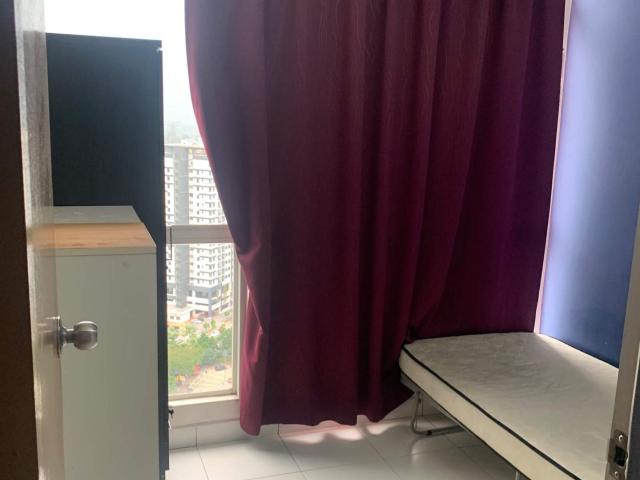 Room for rent in Petaling, Alam Impian