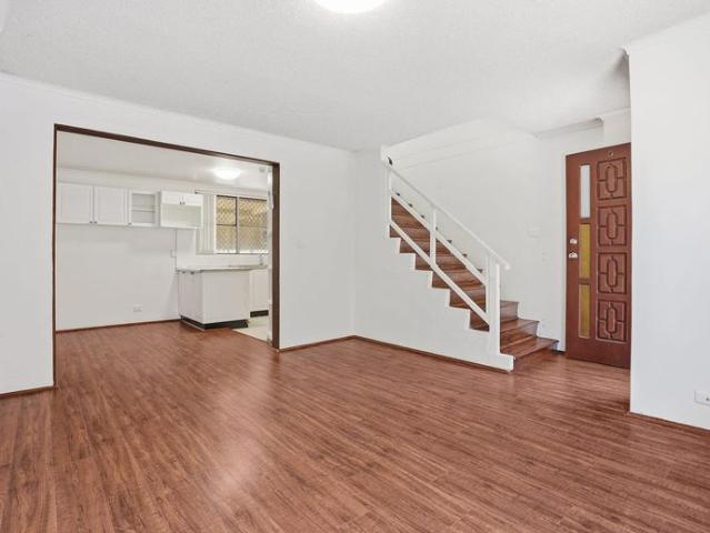 Townhouse for rent in Sydney, New South Wales