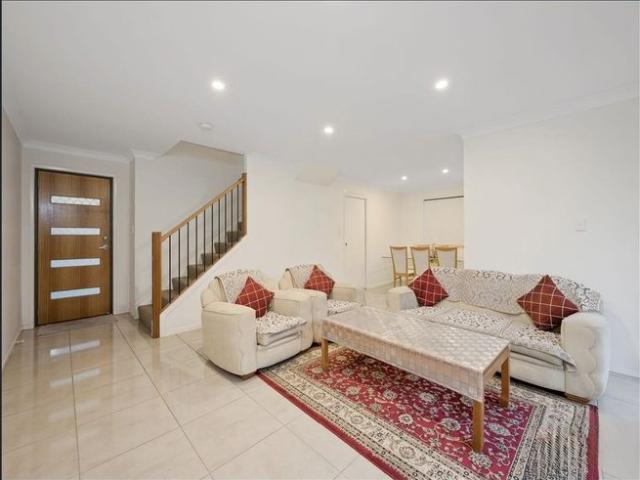 Townhouse for rent in Toombul, Queensland