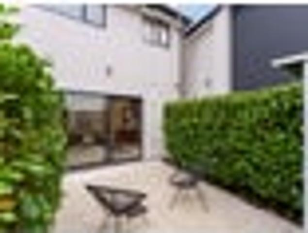 Townhouse for sale in Heathcote, Canterbury