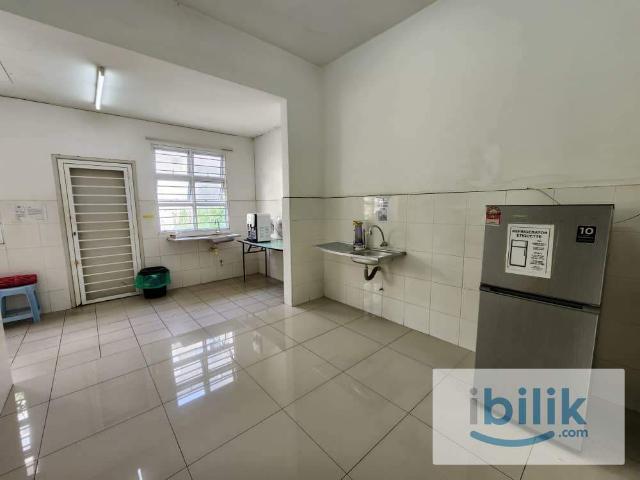 Room for rent in Petaling, Alam Impian