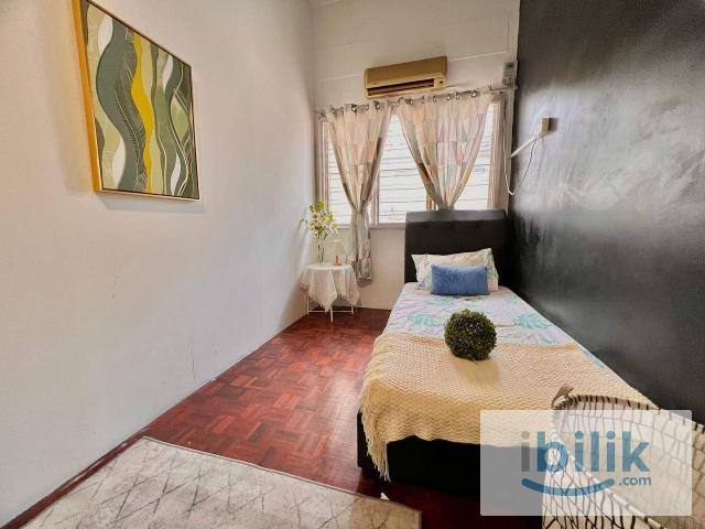 Room for rent in Sendayan Village, Negeri Sembilan