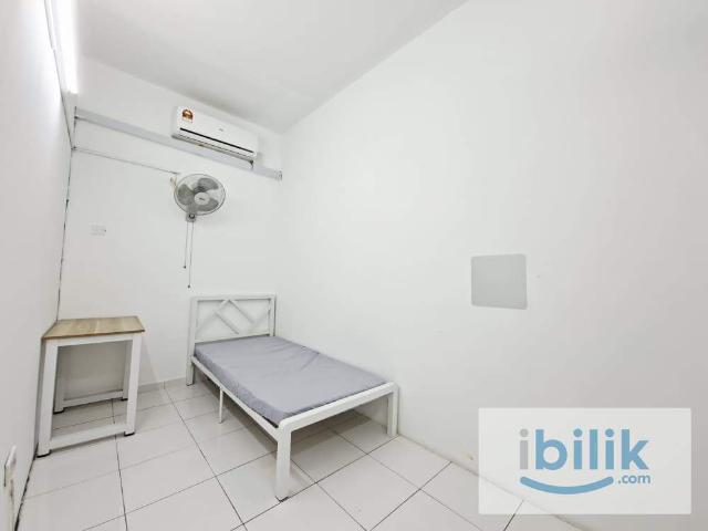 Room for rent in Petaling, Alam Impian