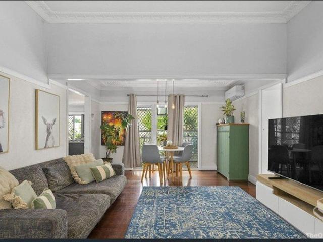 House for rent in Holland Park, Greater Brisbane