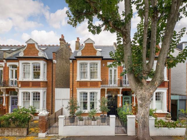 House for rent in London Borough of Hounslow, Greater London