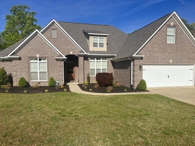 House for sale in Waverly