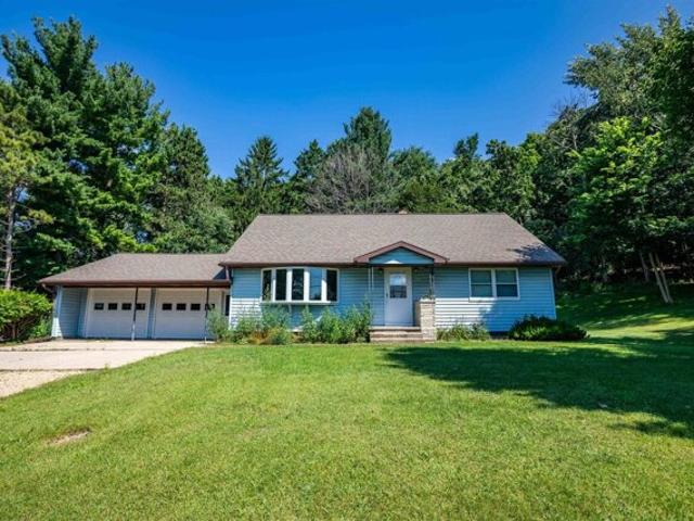 House for sale in Cross Plains, Wisconsin
