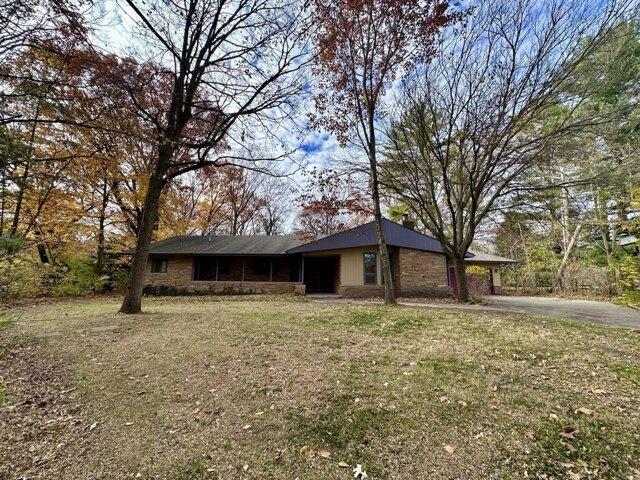 House for sale in Peru, Illinois