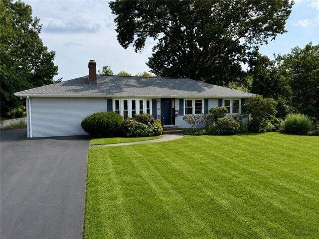 House for sale in Hoxsie, Warwick