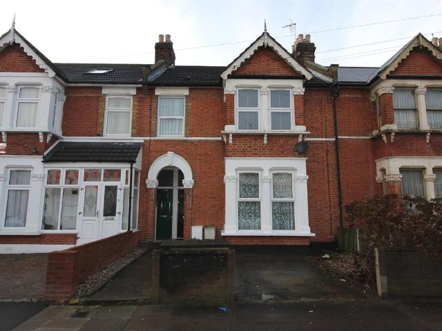 Apartment for rent in Seven Kings, Greater London