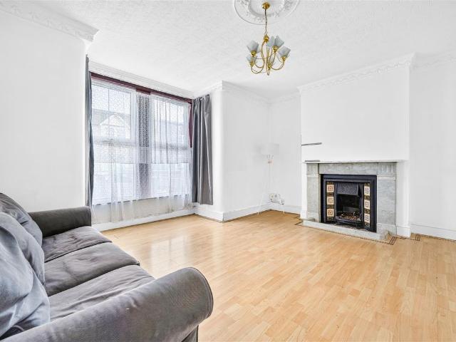 House for rent in Seven Kings, Greater London