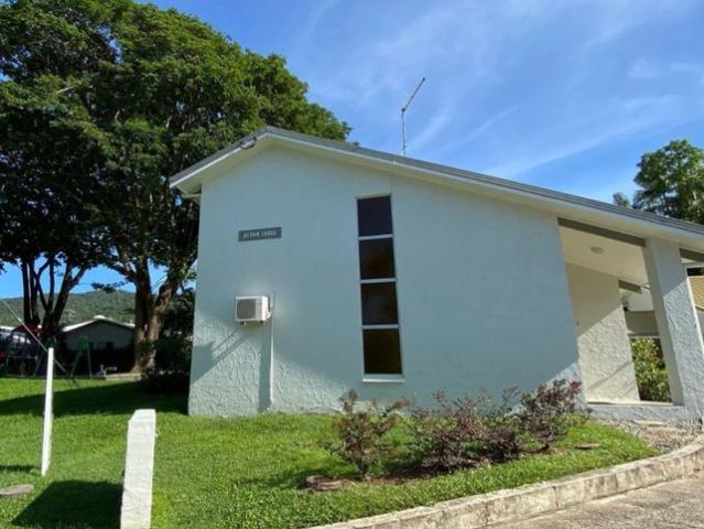 Townhouse for rent in Edge Hill, Cairns