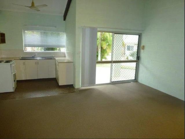 Townhouse for rent in Edge Hill, Cairns