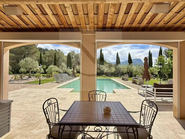 Maison vente à Aix-en-Provence, Saint-marc-jaumegarde