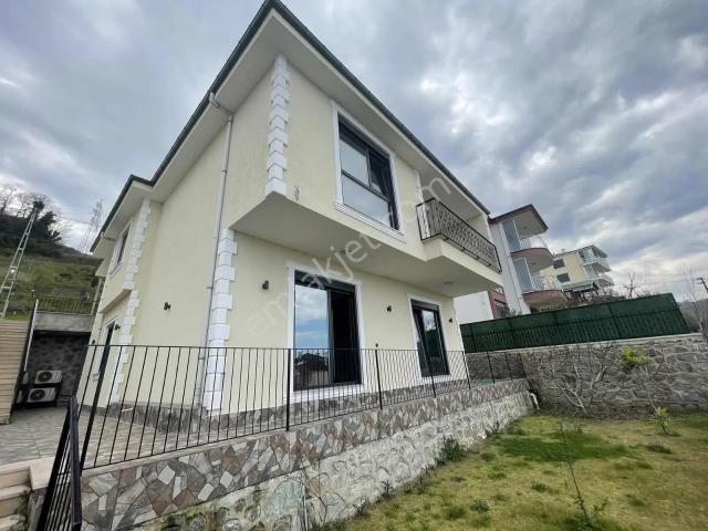 Akçaabat, Trabzon içerisinde satılık Villa