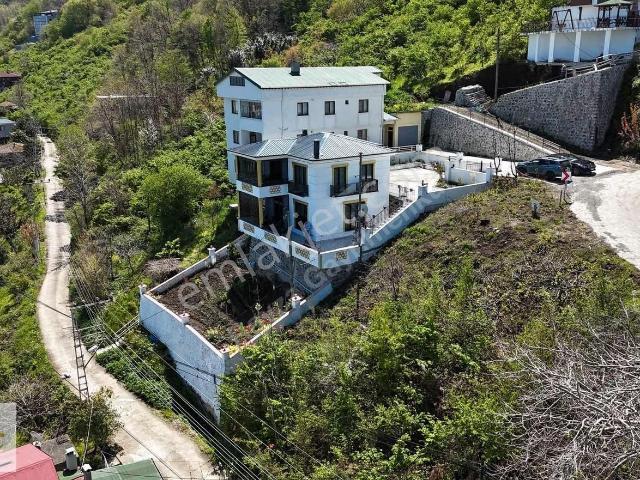 Akçaabat, Trabzon içerisinde satılık Villa