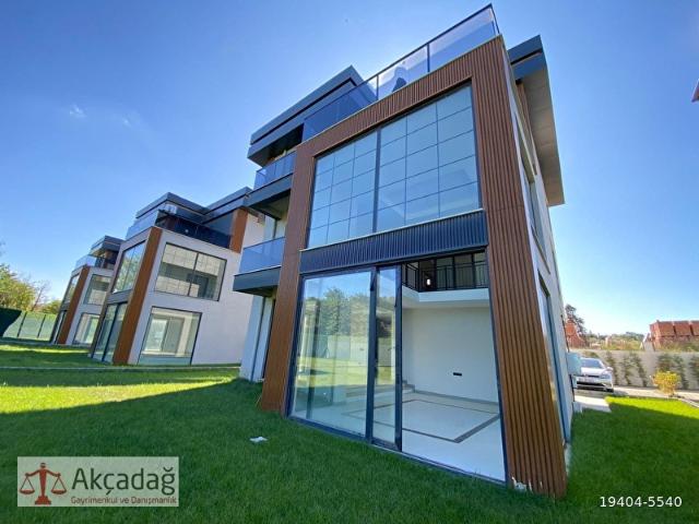 İstanbul Merkez içerisinde satılık Villa