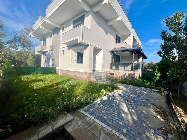 Edremit, Balikesir içerisinde satılık Villa