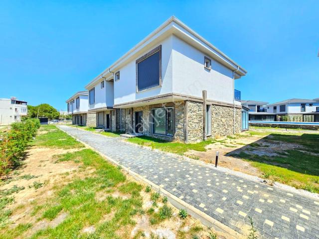 Edremit, Balikesir içerisinde satılık Villa