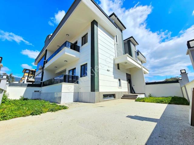 Edremit, Balikesir içerisinde satılık Villa