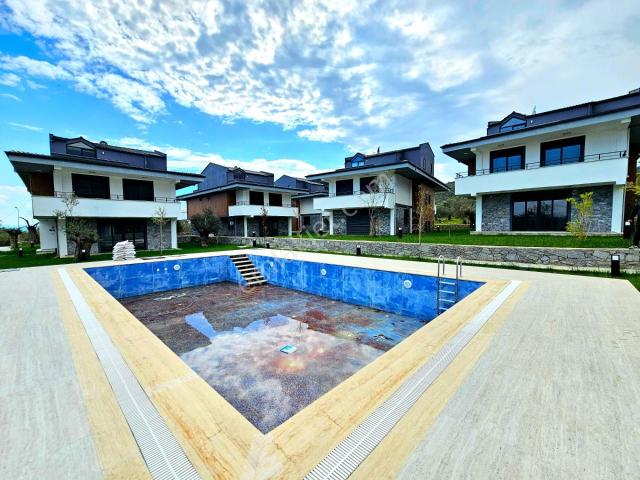 Edremit, Balikesir içerisinde satılık Villa